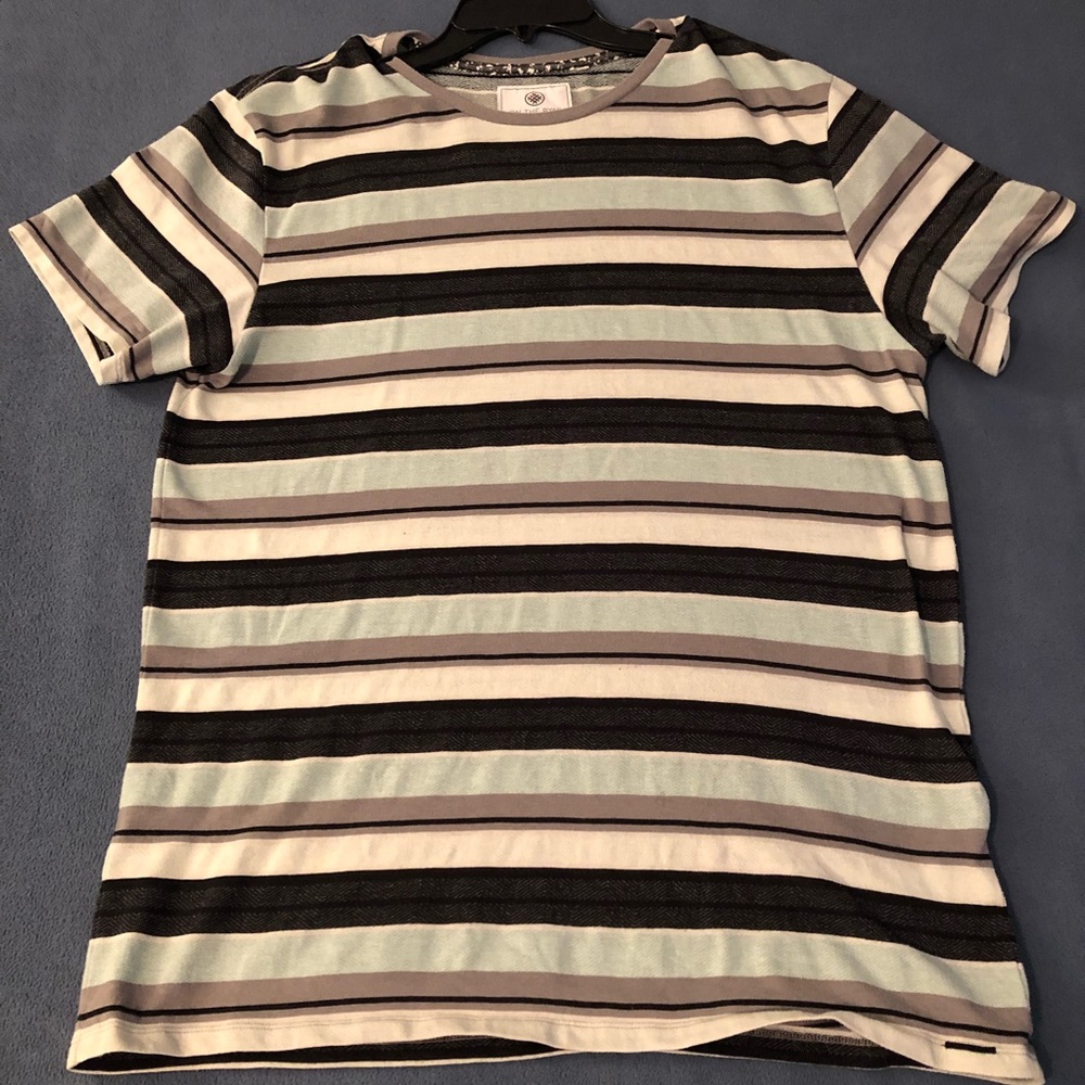 Men’s striped t-shirt